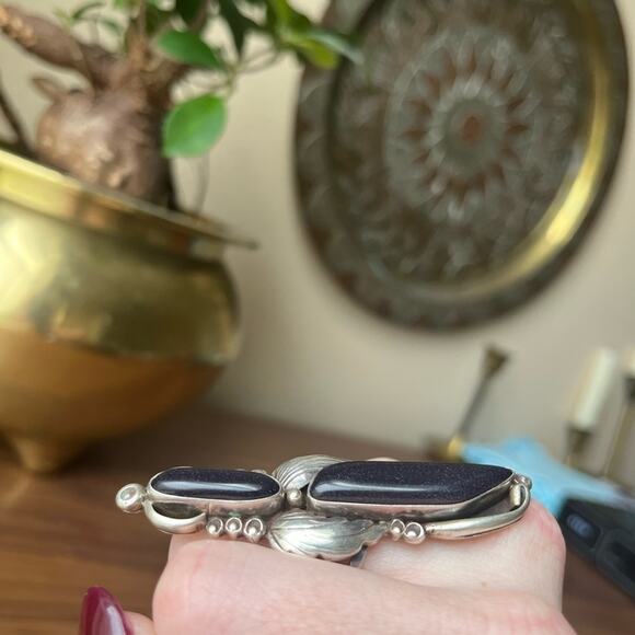 Vintage Native 925 Sterling Silver and Blue Sunstone HUGE Full Finger Ring - Picture 7 of 8